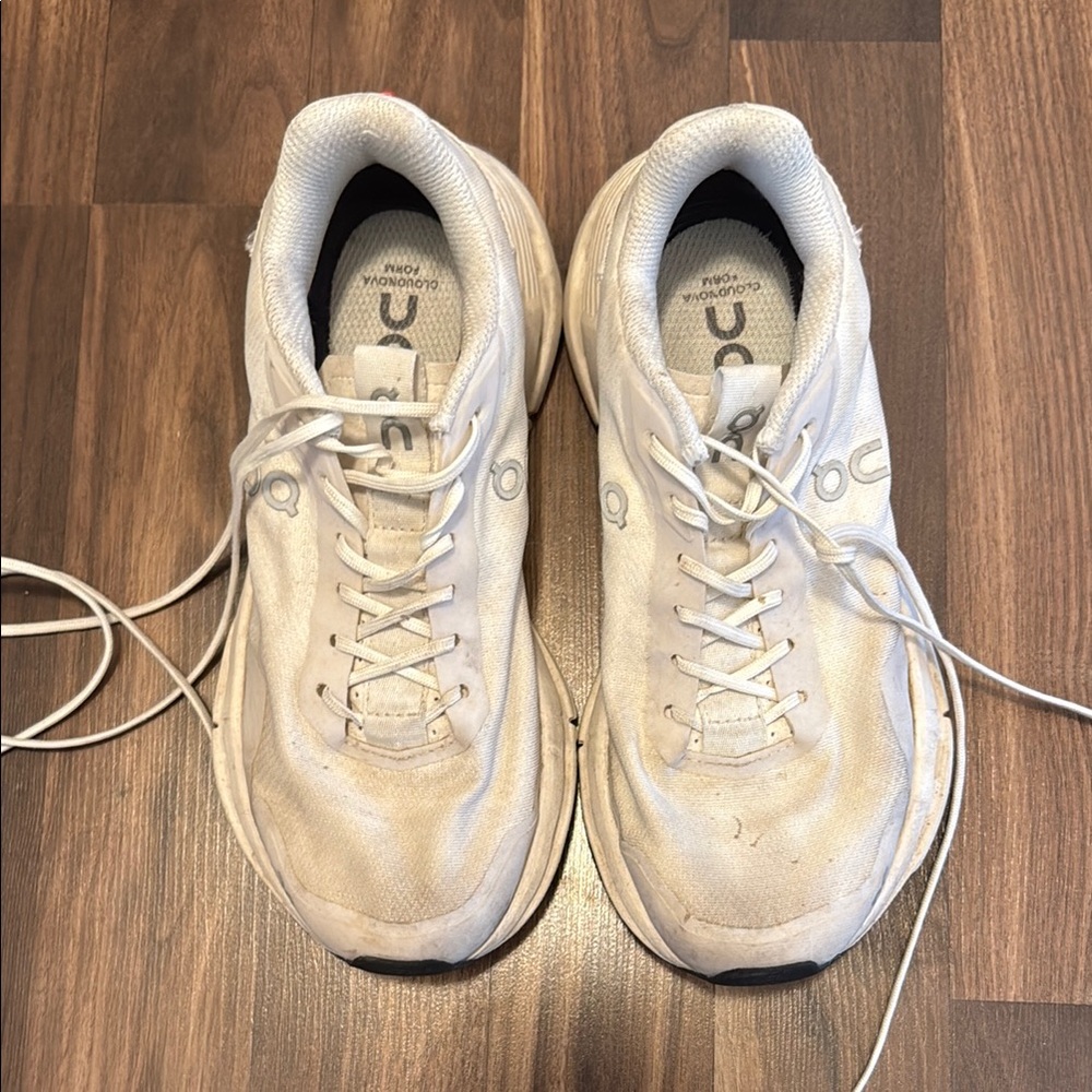 On Running Womens White Sneakers